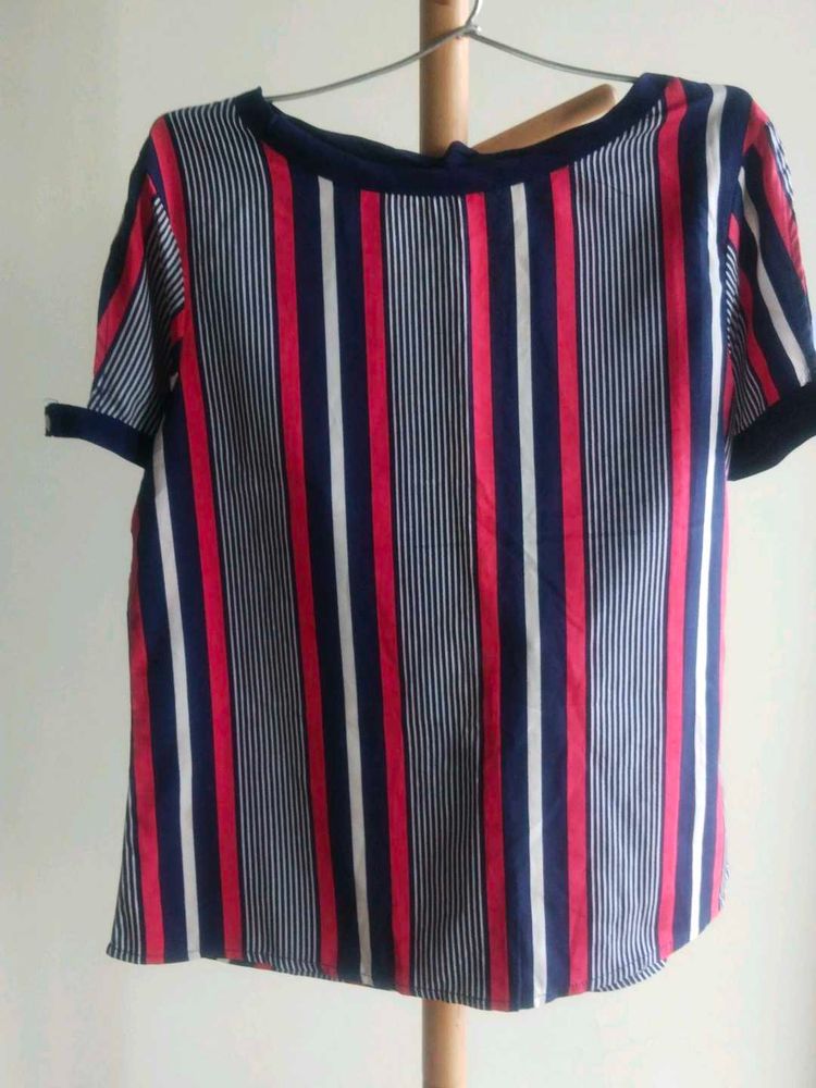 Striped Top With Back Open Style