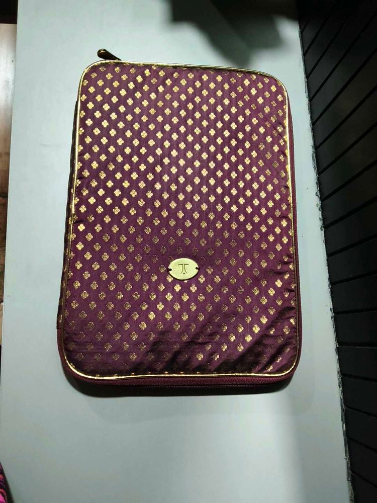 Tanishq necklace pouch