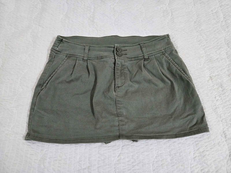 Stylish Green Mini Skort waist 30/32