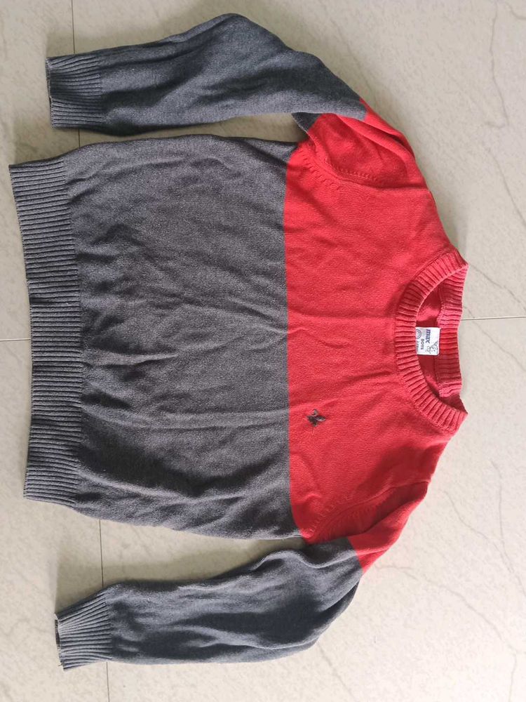 Sweatshirt