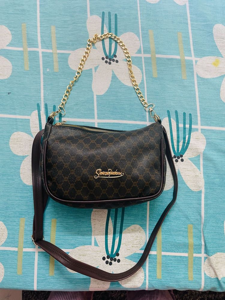 Chic Shoulder Bag with Gold Chain