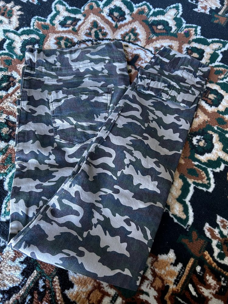 Camo Print Casual Pants