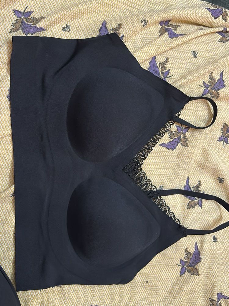 Comfortable Black Lace Trim Bralette