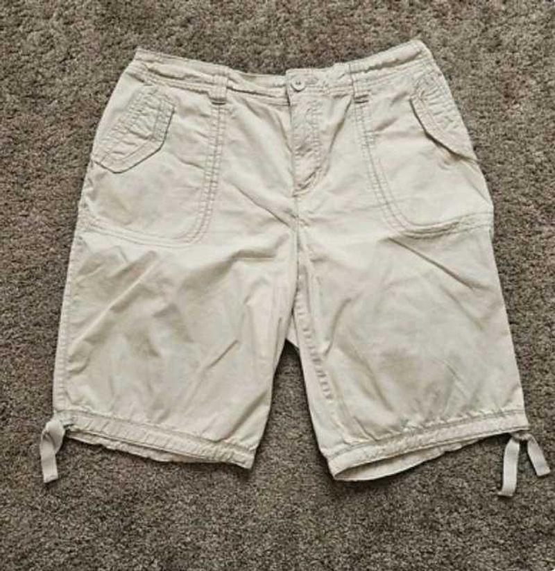 St. John's Bay women's khaki cargo shorts
