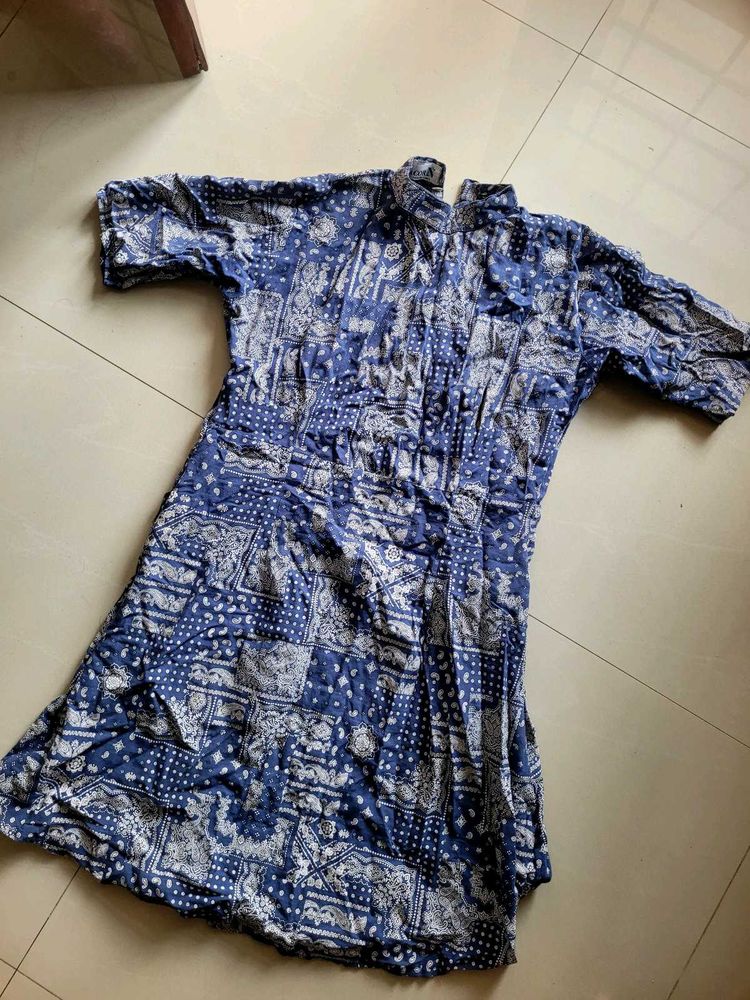 Blue short dress