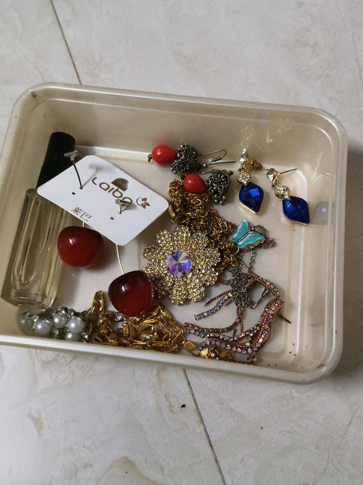 Assorted Women's Jewellery Lot