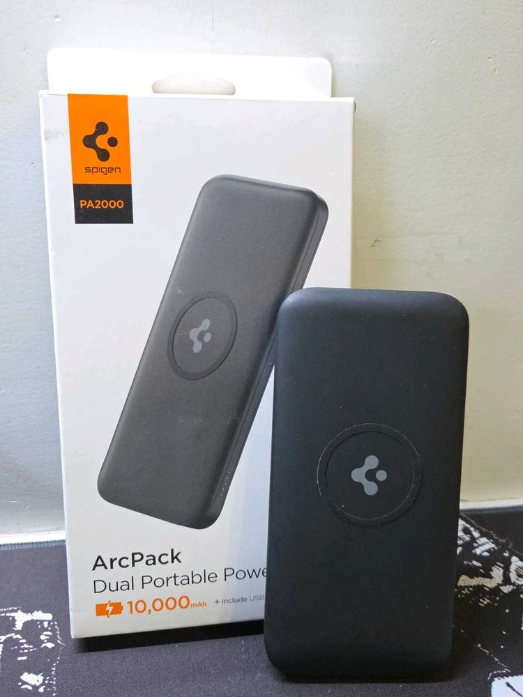 Spigen 10000 mAh Power Bank with Wireless Charging