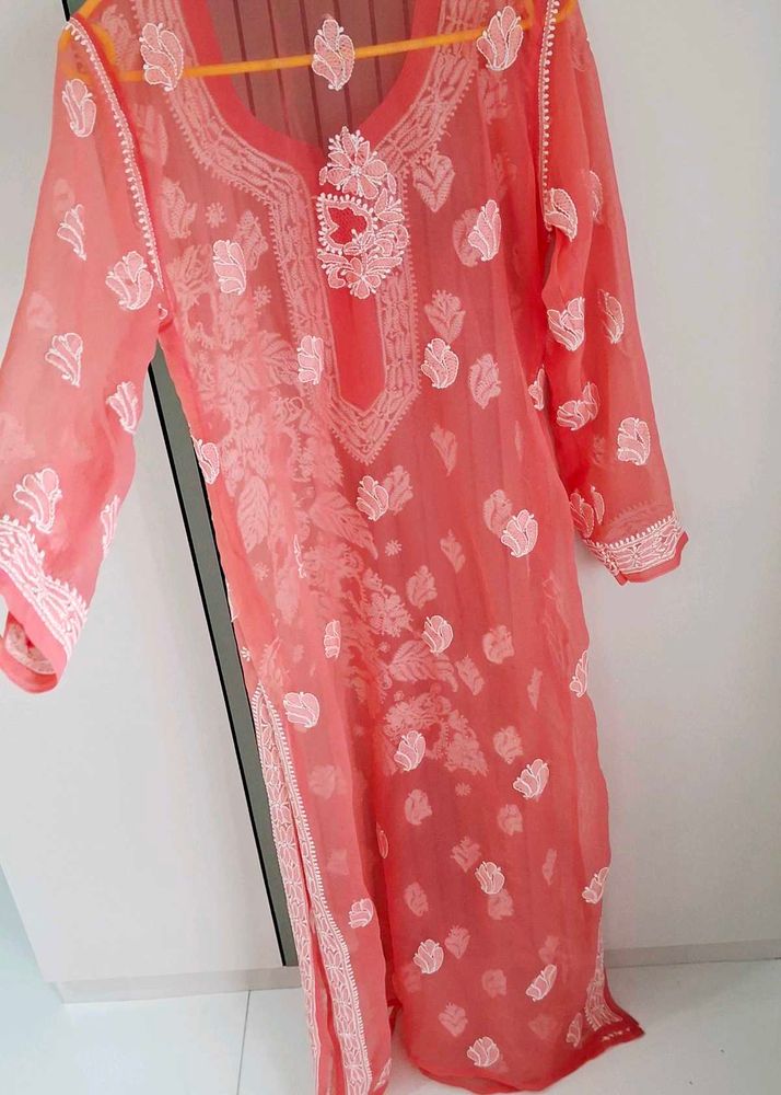 chikankari kurtas