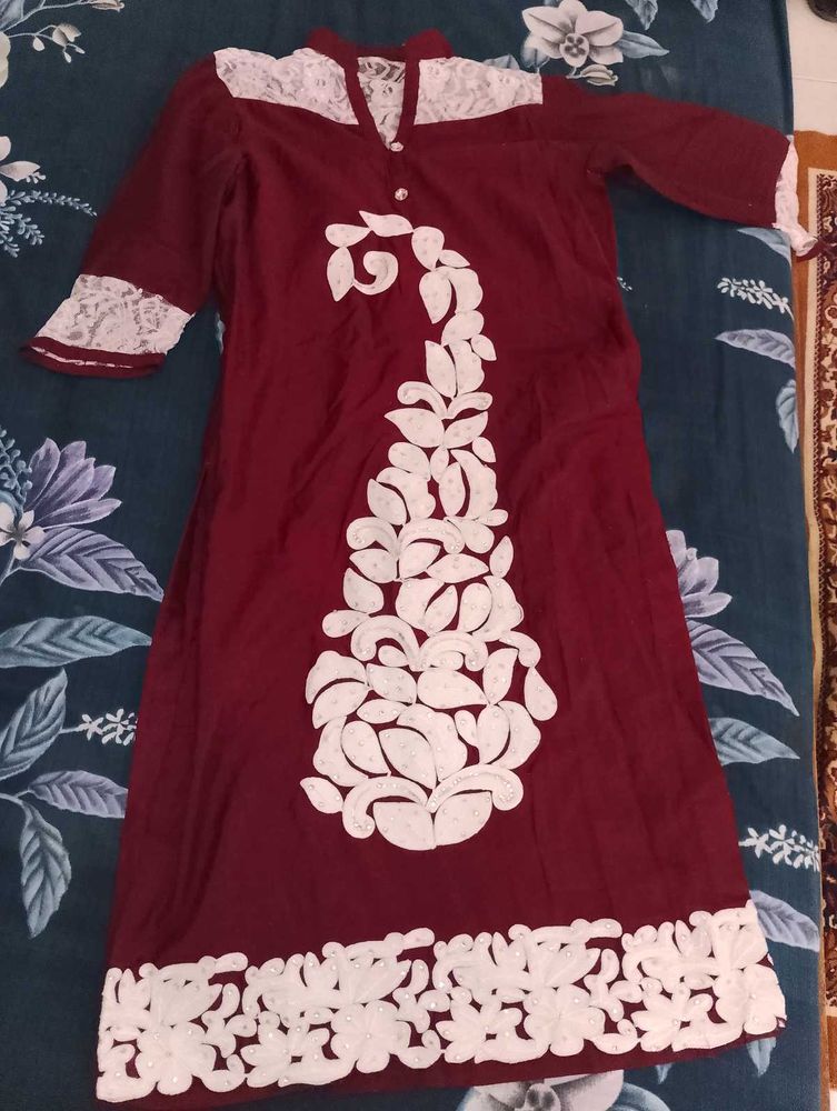 Maroon &amp; White Kurti