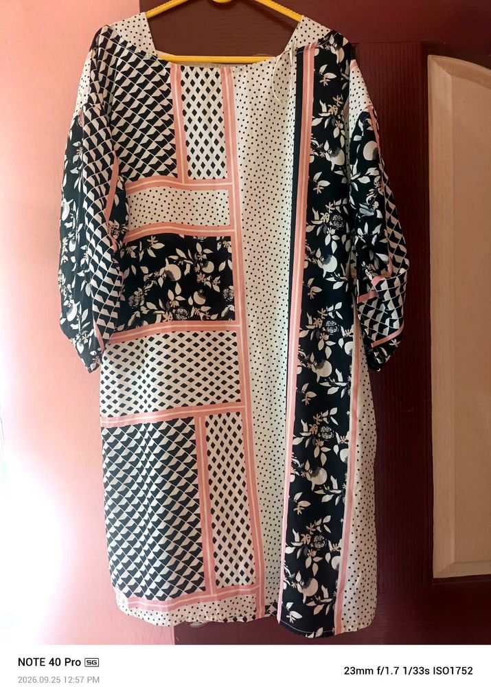 Black white print mini dress