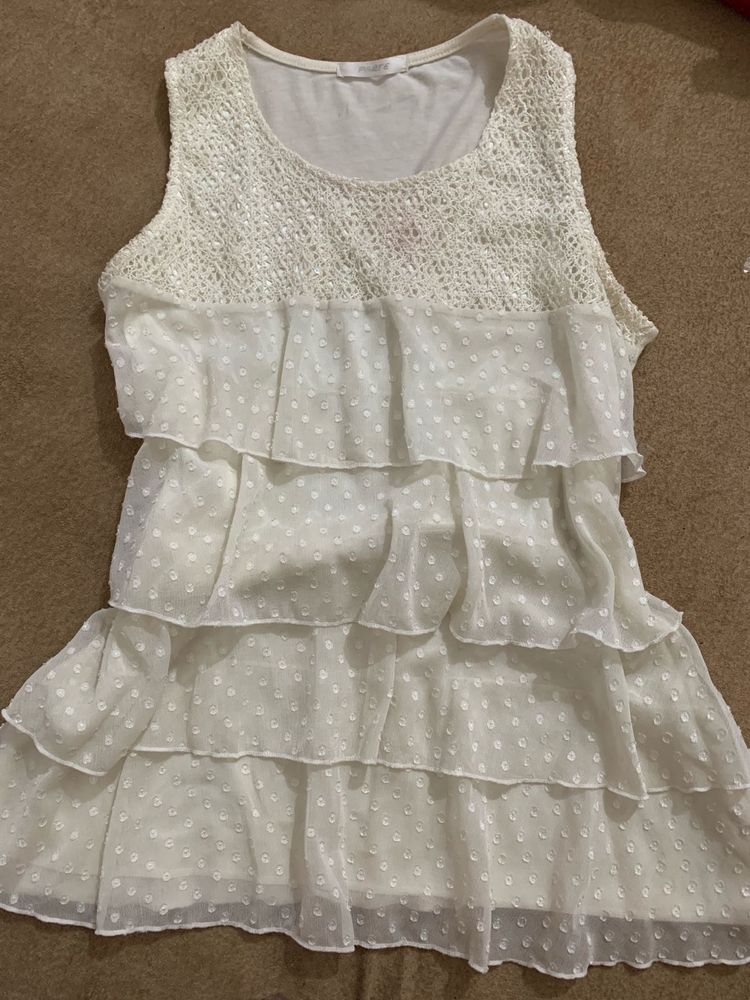 Chic Layered White Ruffle and PINK top  comb