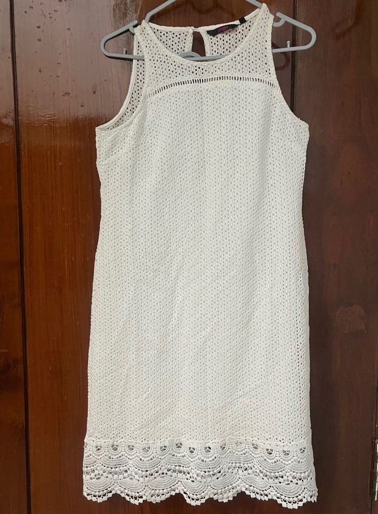 White Lace Sleeveless Dress