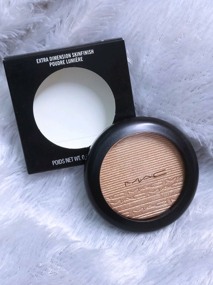 Luxe Brand Original MAC Highlighter