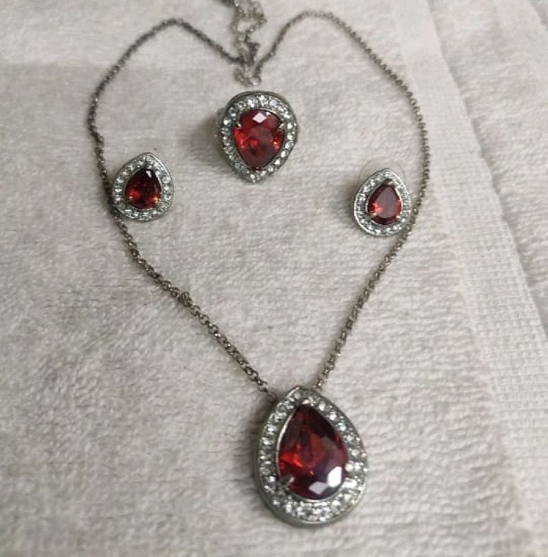Ruby Wit Real Zircon Diamonds