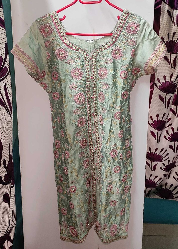 Elegant Punjabi Style Embroidered Kurta Set