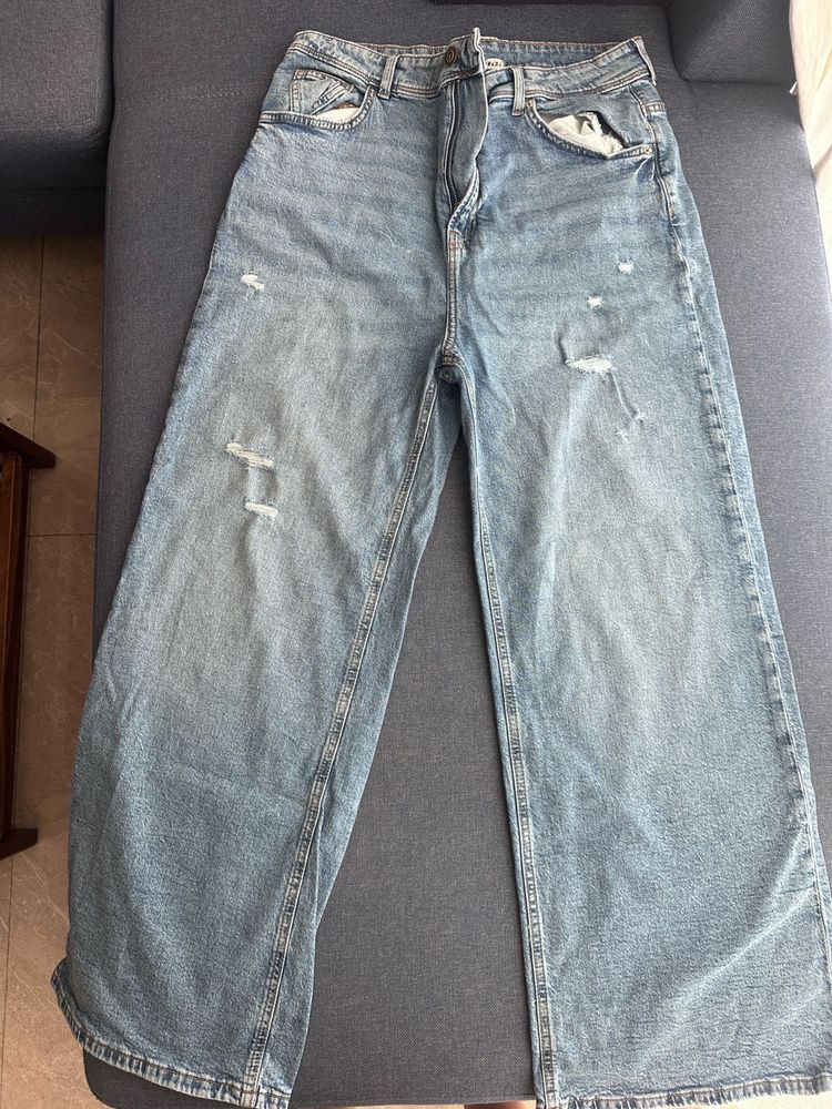 Distressed Wide Leg Jeans
