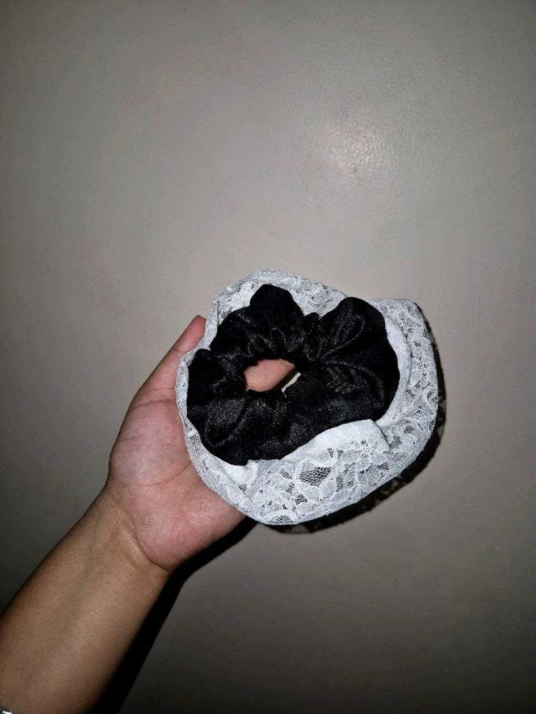 Moonlace Scrunchie 🌙