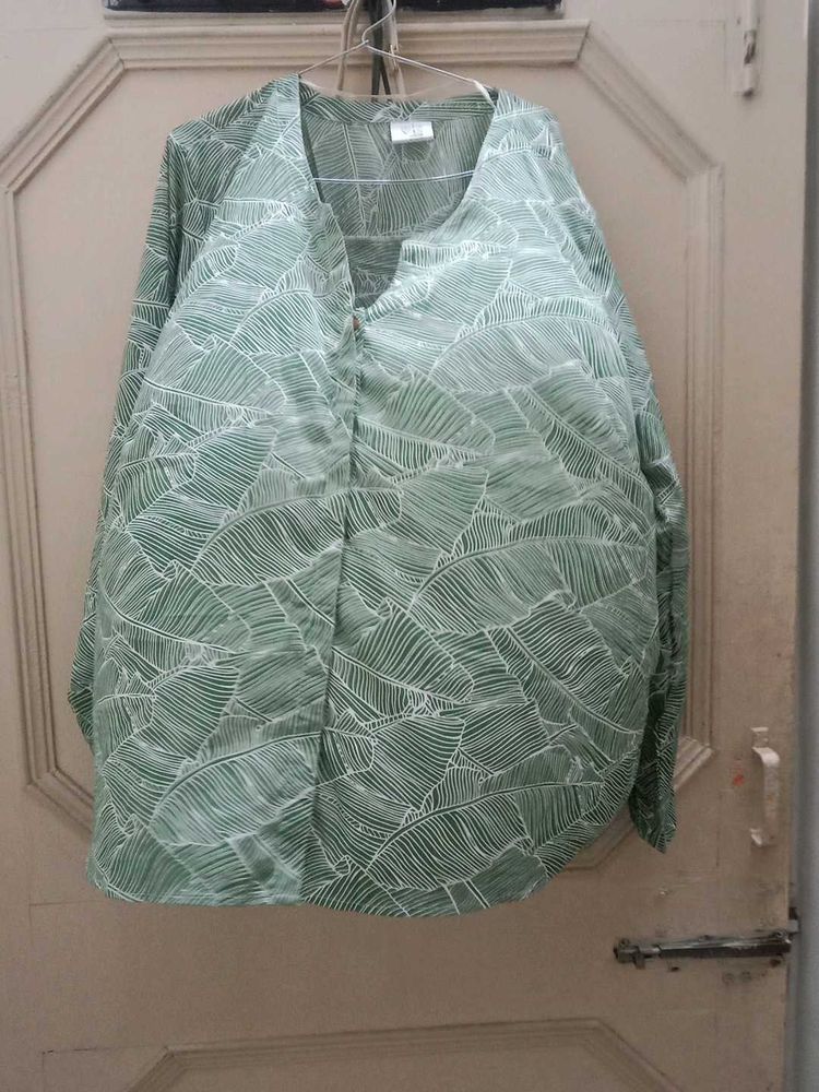 Green Leaf Print V-Neck Top