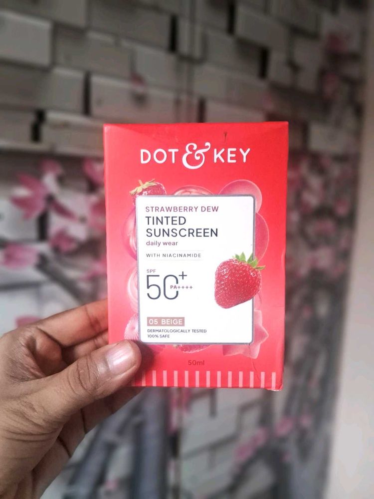Dot &amp; Key Strawberry Dew Tinted Sunscreen SPF 50