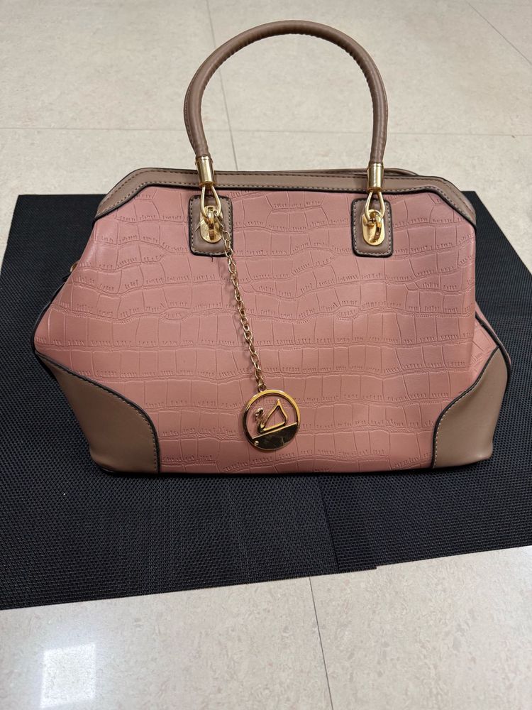 Chic Croc-Embossed Satchel Handbag