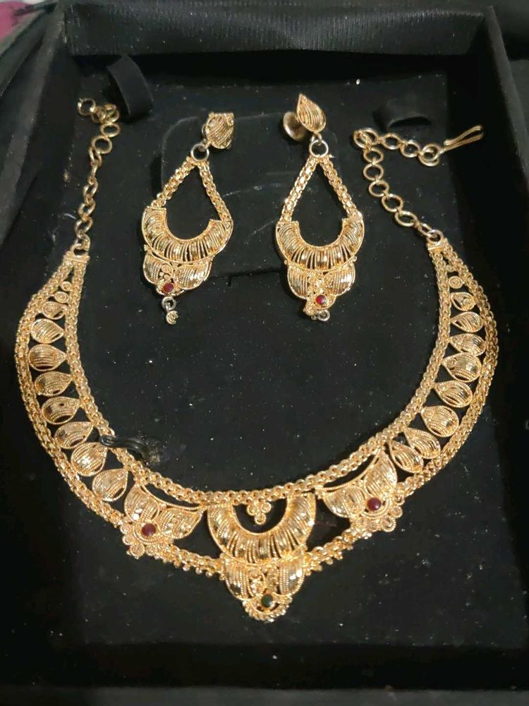 Elegant artificial Necklace and Earring Set