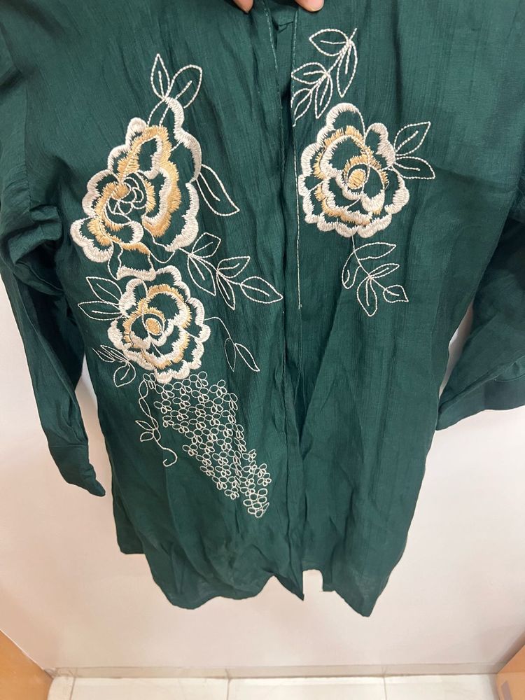three pcs Women’s pant top  jacket