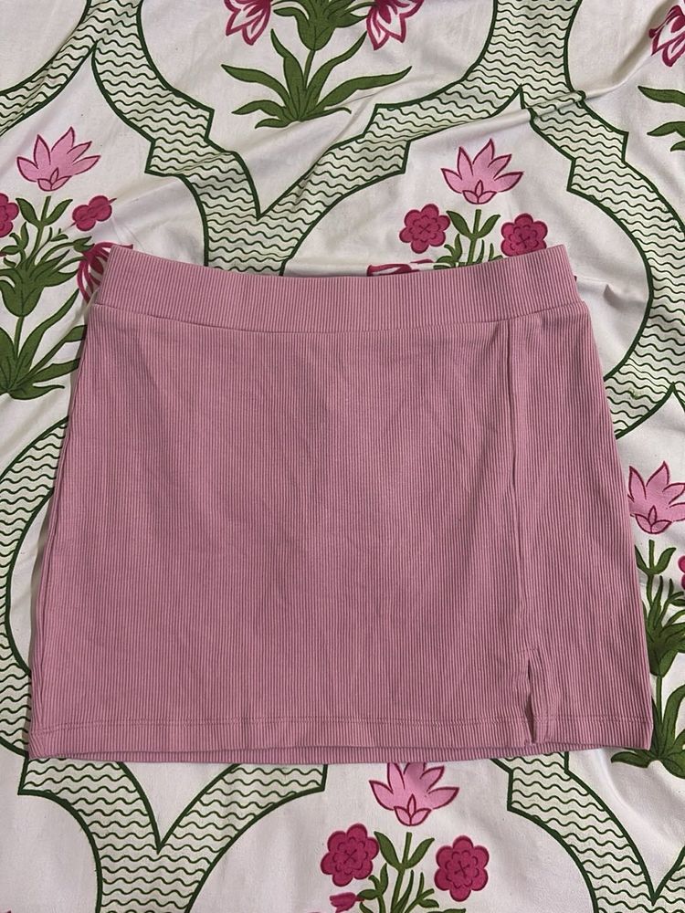 Ribbed Mini Skirt with Slit Detail