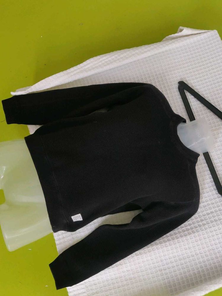 ZARA Classic Black Pullover Sweater