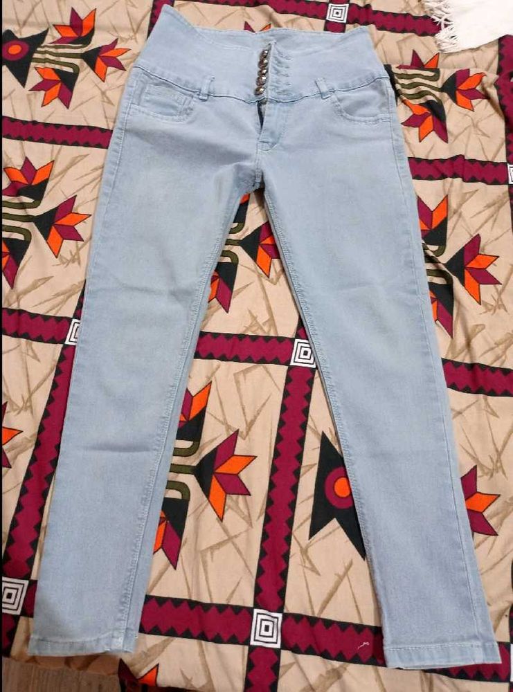Trendy High-Waist Light Blue Skinny Jeans