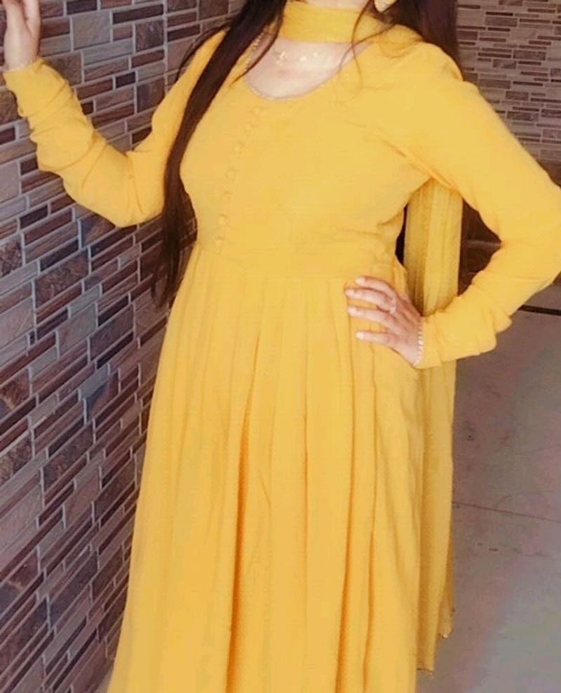 yellow beautiful suit