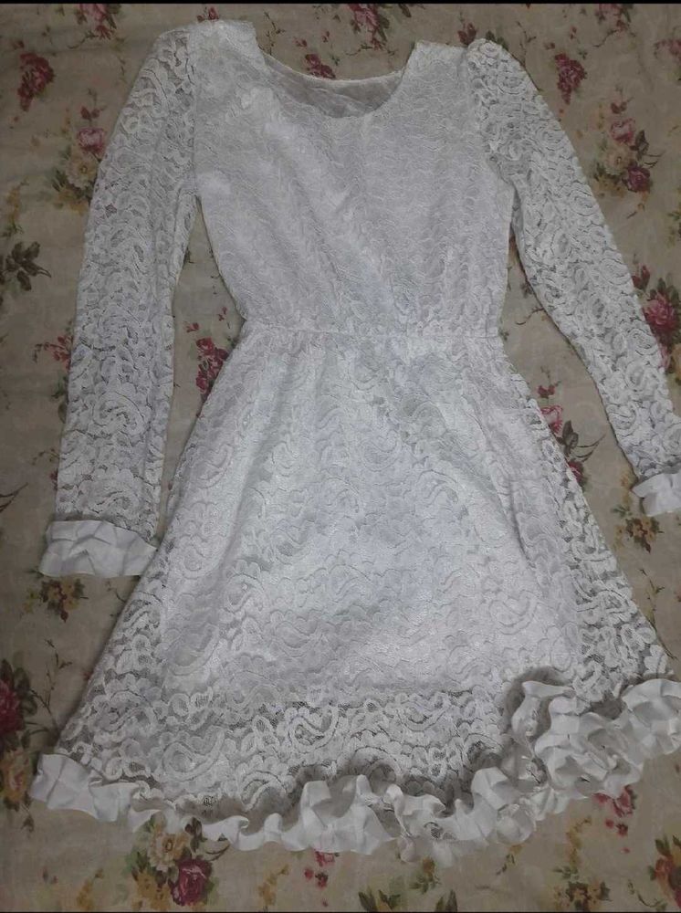 Elegant White Lace midi Dress