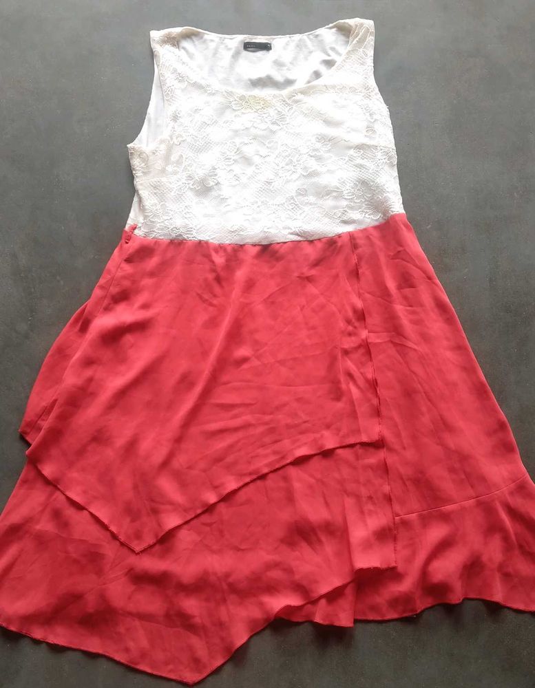 Chic Lace &amp; Ruffle Dress