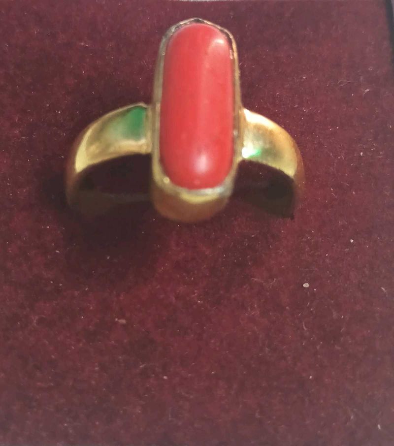 Vintage Coral Gold Ring