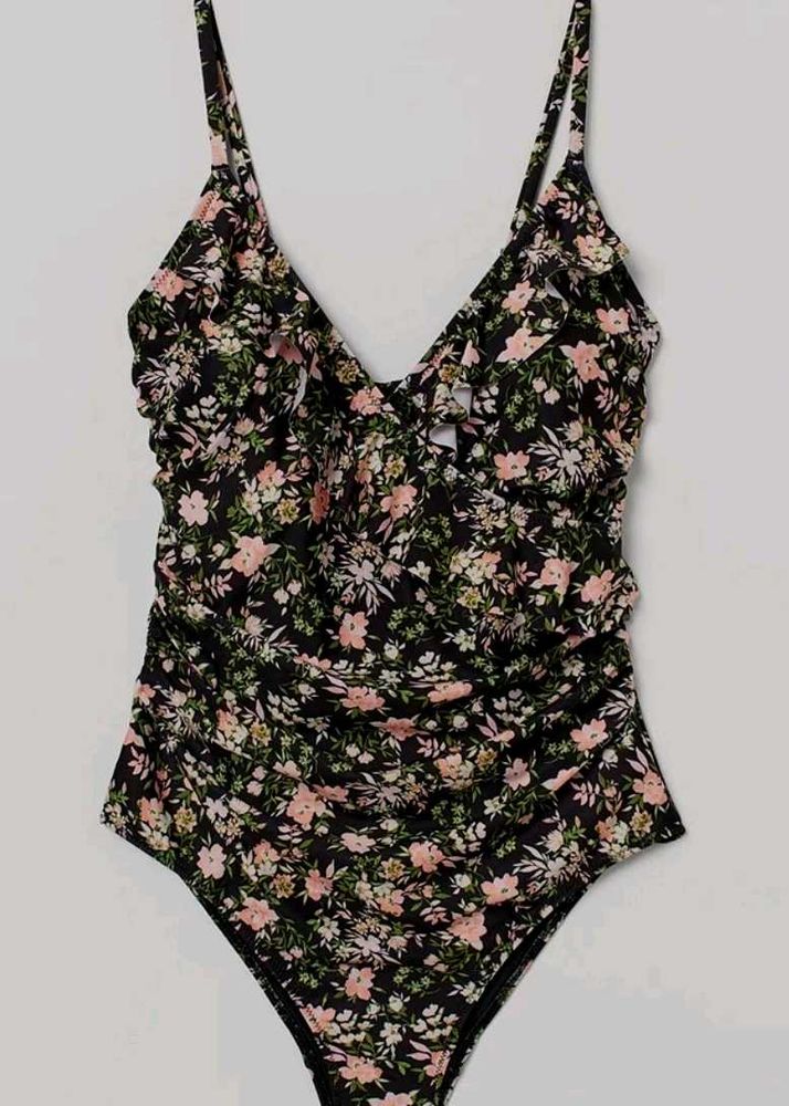 H&amp;M bodysuit floral print