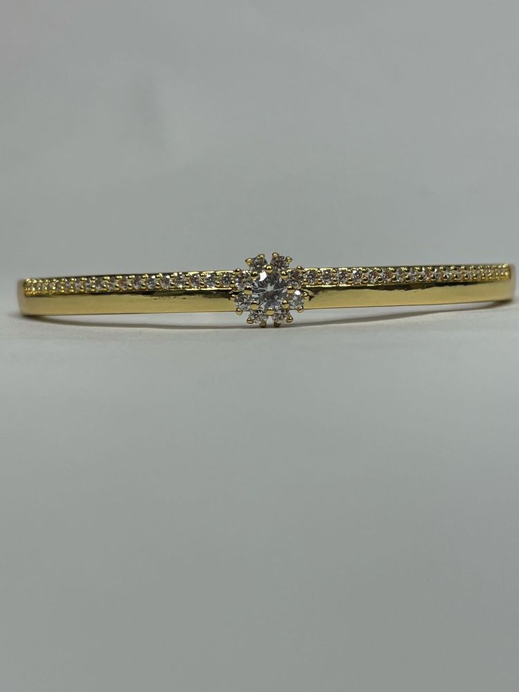Anti Tarnish Gold Bangle with Diamond