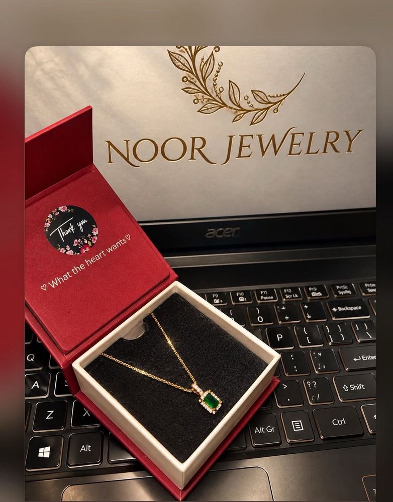 Emerald &amp; Diamond Necklace