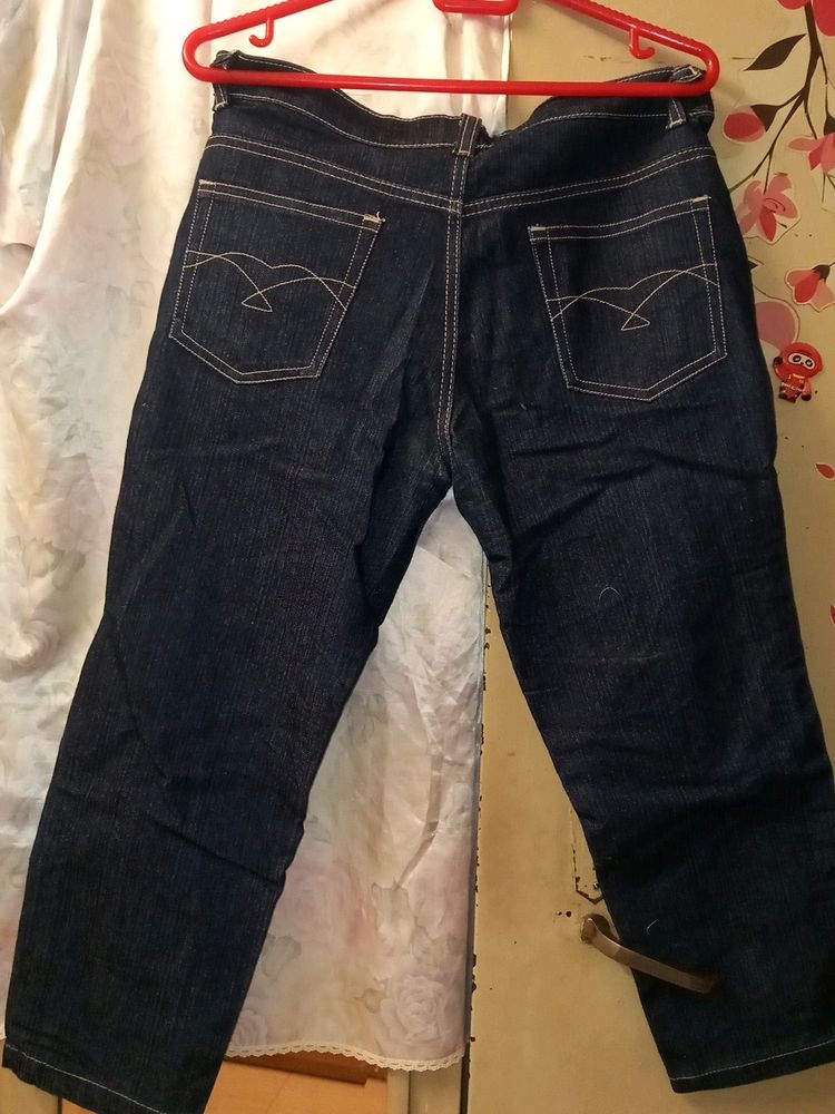 Dark Blue 3/4  Jeans.