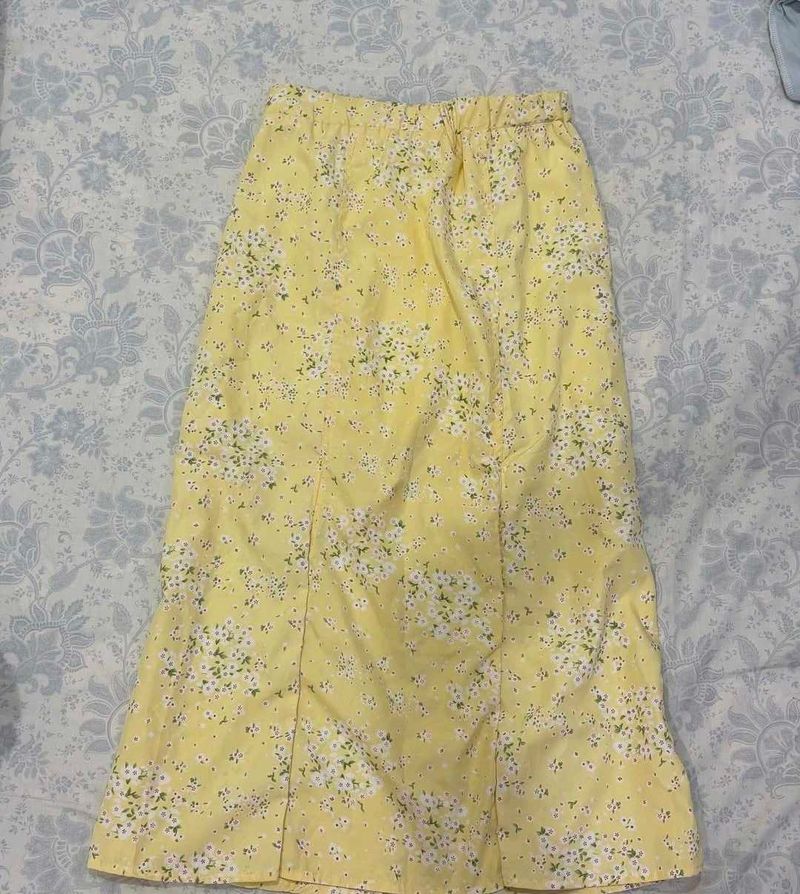 Floral Midi Skirt - Perfect for Spring!