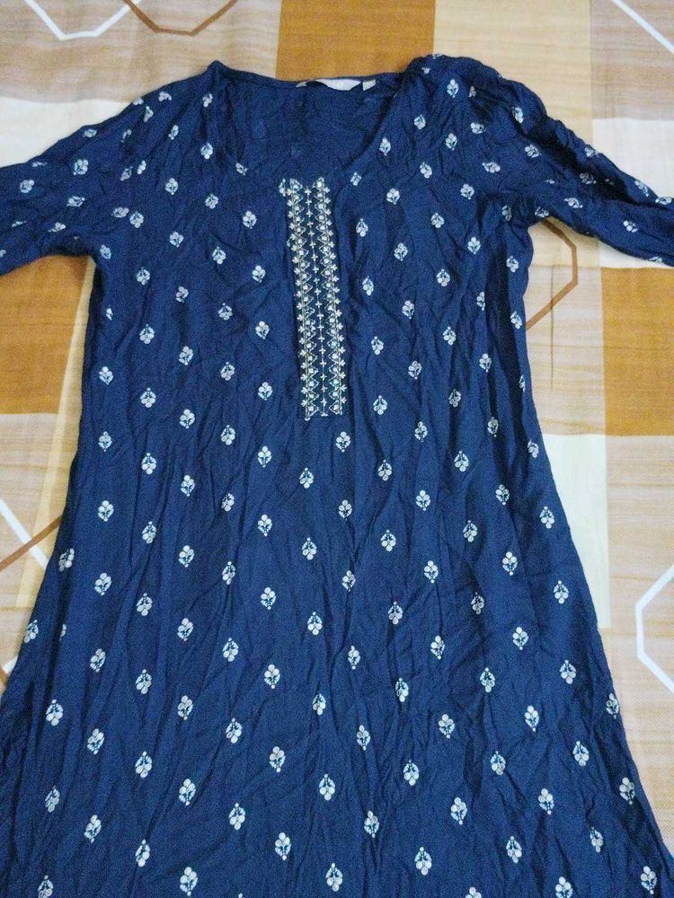 here 2 piece of beutiful kurta set