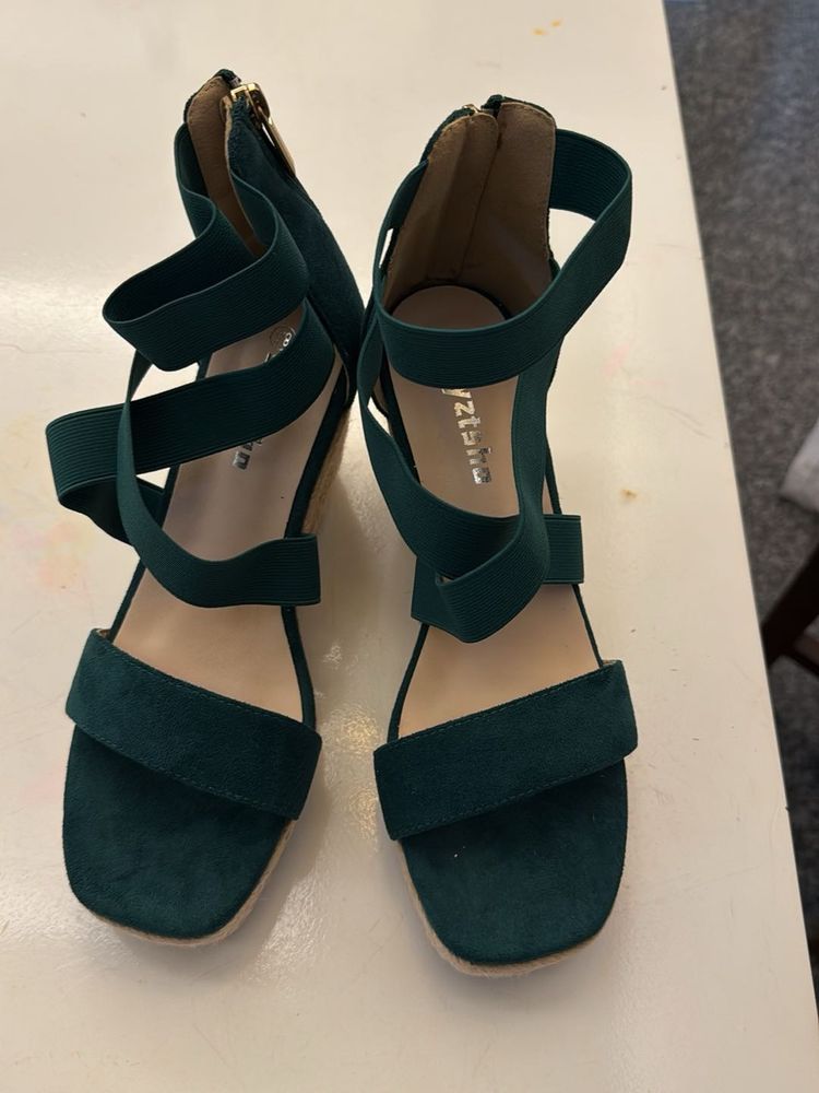 Stylish Green Wedge Sandals