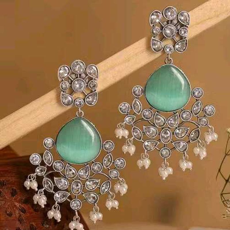 Green Elegant Drop Earrings