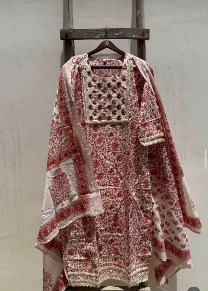Elegant Floral Print Kurta Set with Dupatta