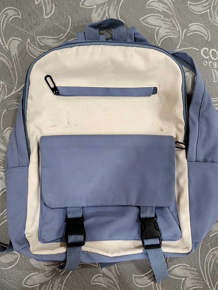 Stylish Two-Tone Backpack for Everyday Use
