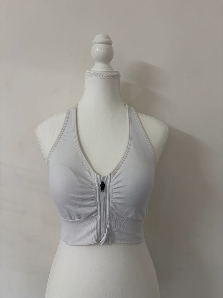 White Sports Bra with Front Zipper 🫶🏻