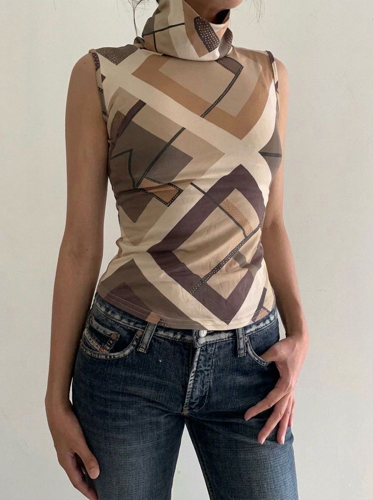 Abstract Print Sleeveless Turtleneck Top