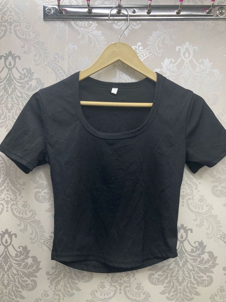 Black Cropped T-Shirt