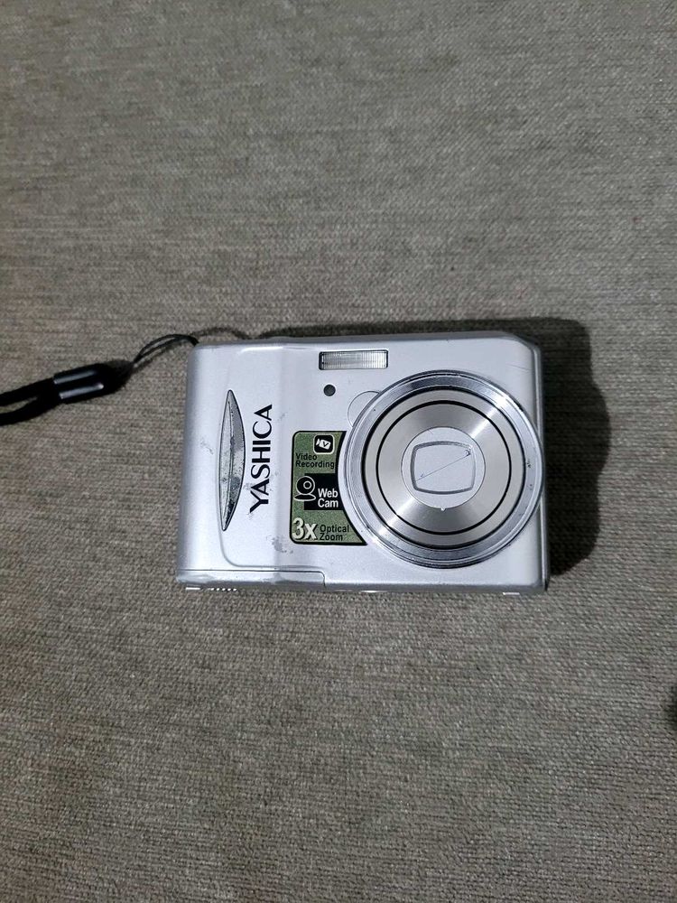 Yashica Digital Camera