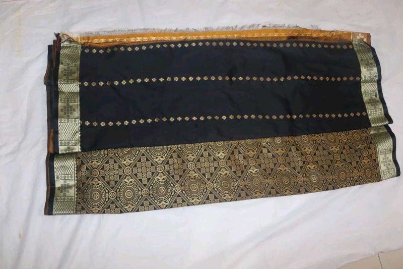 Elegant Black &amp; Gold Silk Saree