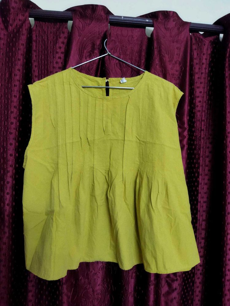 Stylish Yellow Sleeveless Top