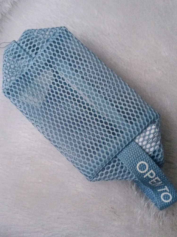 laneige  Blue Mesh Pouch
